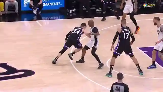 jake-laravia-lakers-strategic-signing-for-team-cohesion