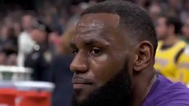 lebron-jamess-contract-dilemma-impact-on-lakers-championship-hopes