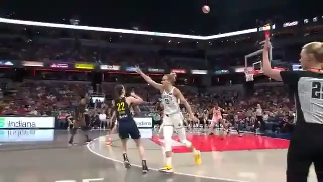 the-rise-of-womens-basketball-caitlyn-clark-vs-angel-reese-rivalry