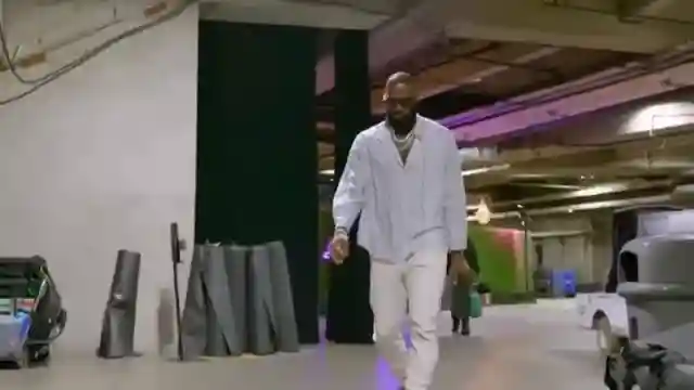 lebron-james-53-million-player-option-lakers-dilemma