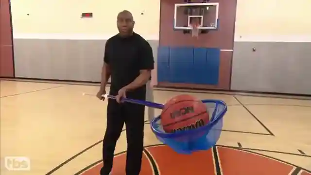 conan-obrien-vs-magic-johnson-hilarious-game-of-horse-showdown