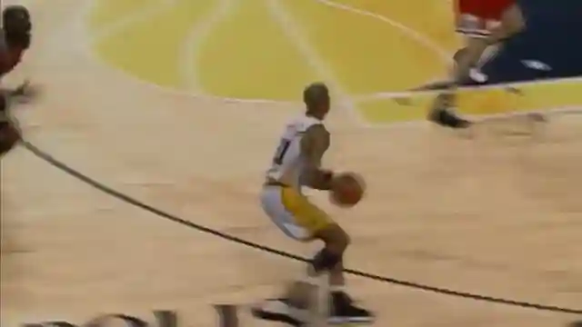 unveiling-the-legendary-1990s-nba-era-physicality-greatness-and-global-popularity